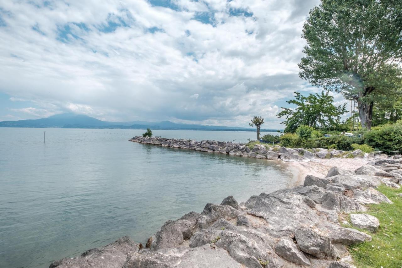 Casa Lugana 15 - Monolocale Con Piscina Fronte Lago Sirmione Extérieur photo