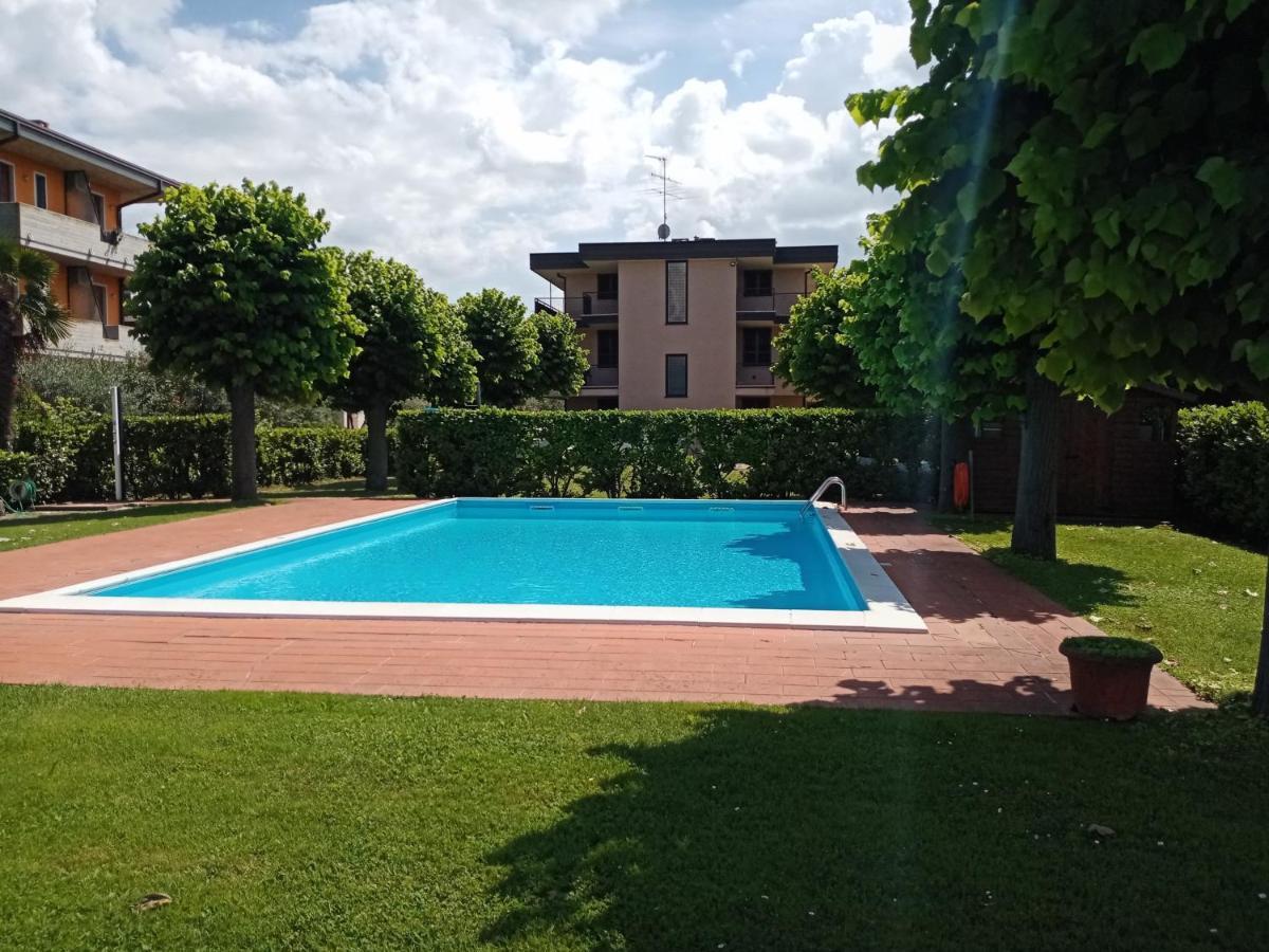 Casa Lugana 15 - Monolocale Con Piscina Fronte Lago Sirmione Extérieur photo