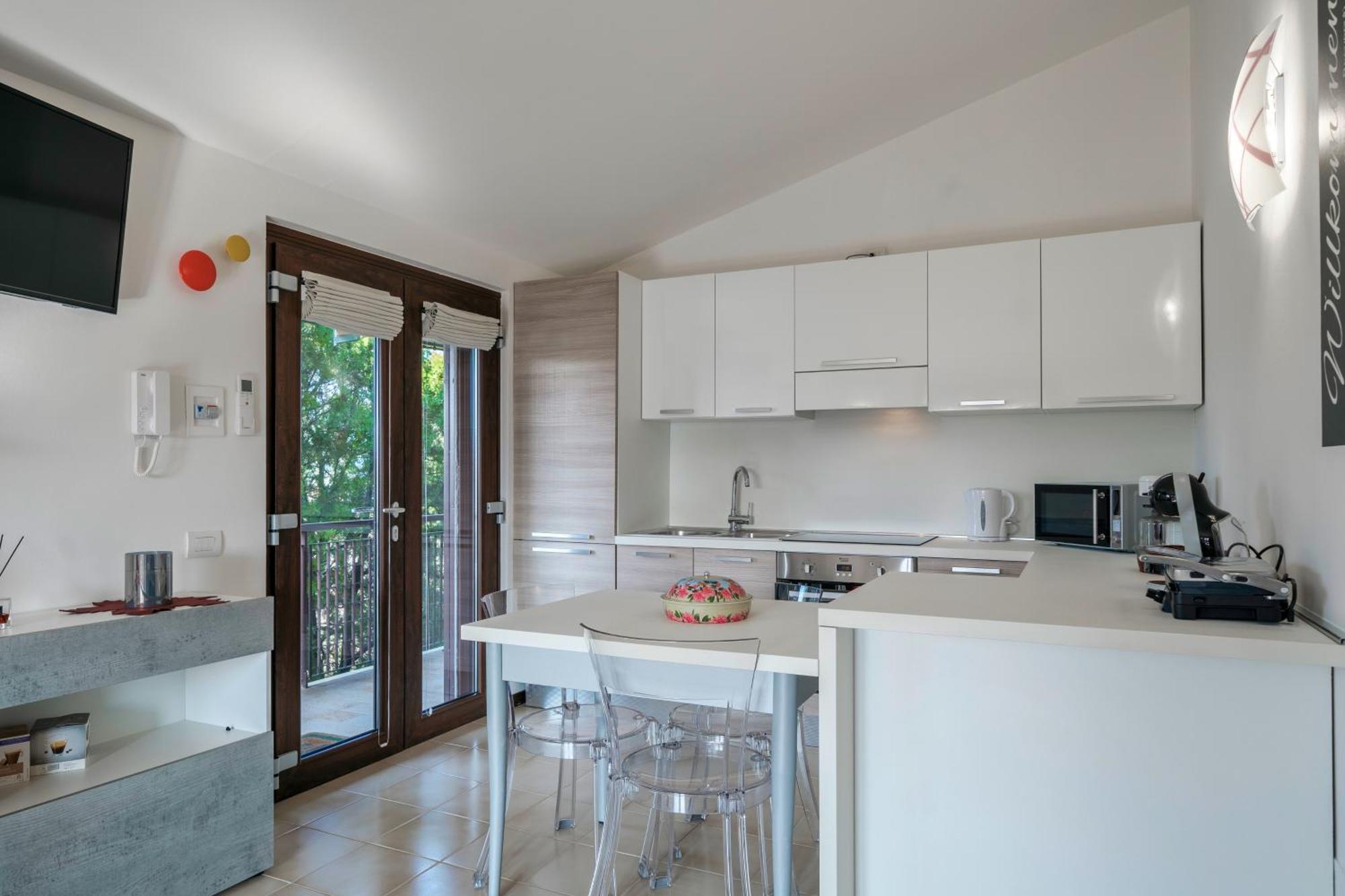 Casa Lugana 15 - Monolocale Con Piscina Fronte Lago Sirmione Extérieur photo